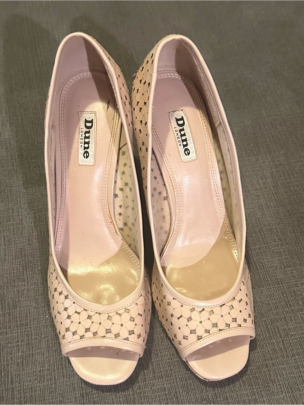 Dune London “CASSIE” Women's  Wedge  Peep Toe Pumps in Pale Pink (9M)
